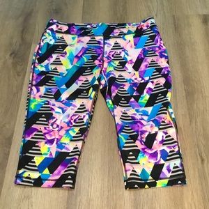 Neon graphic print running capris